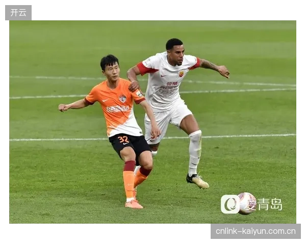 杨瀚森身高优势连连兑现,青岛持续压制禁区